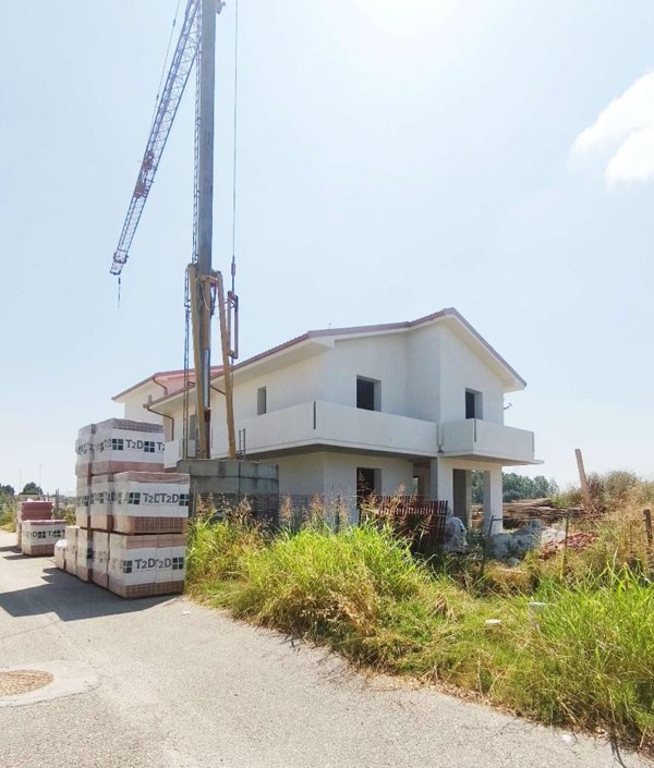 casa indipendente in vendita a Pontedera in zona Pardossi