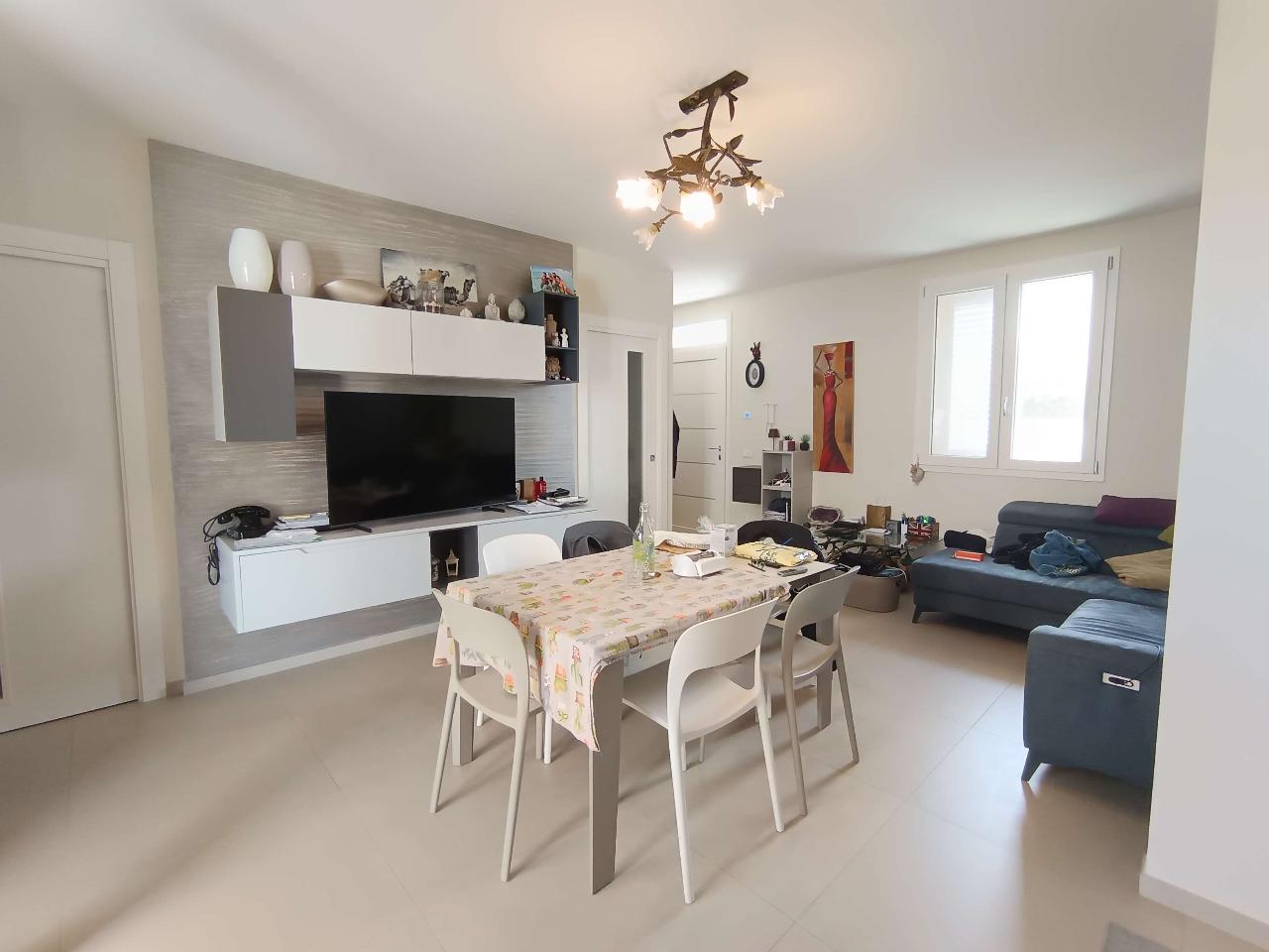 casa indipendente in vendita a Pontedera in zona Pardossi