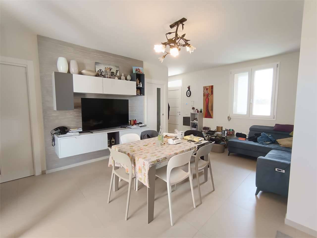 casa indipendente in vendita a Pontedera in zona Pardossi