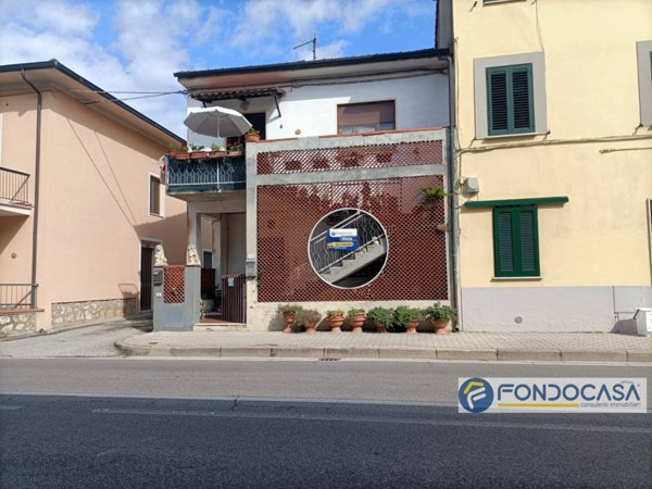 casa indipendente in vendita a Pontedera