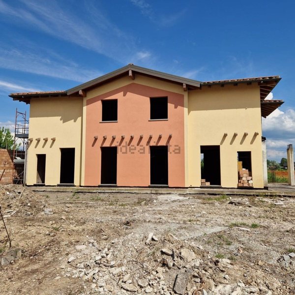 appartamento in vendita a Pontedera in zona Pietroconti