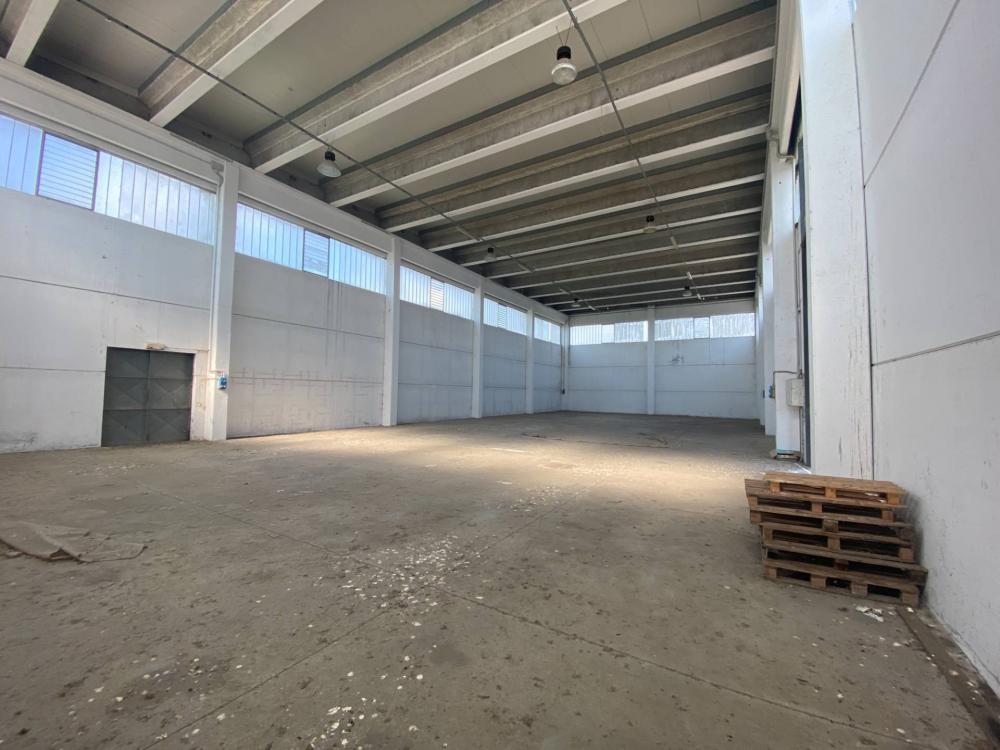 capannone in vendita a Pontedera in zona La Bianca
