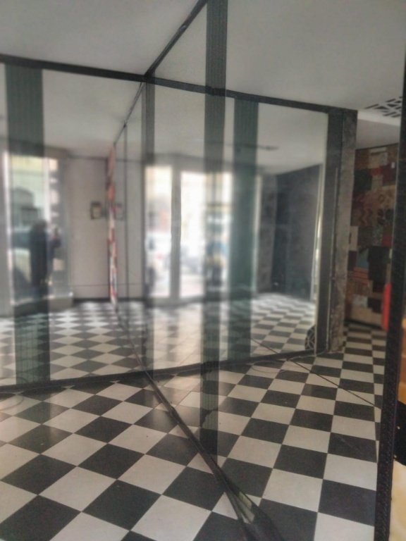 locale commerciale in vendita a Pontedera