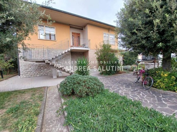 casa indipendente in vendita a Pontedera in zona Santa Lucia