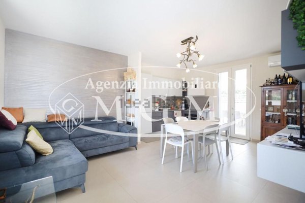 casa indipendente in vendita a Pontedera