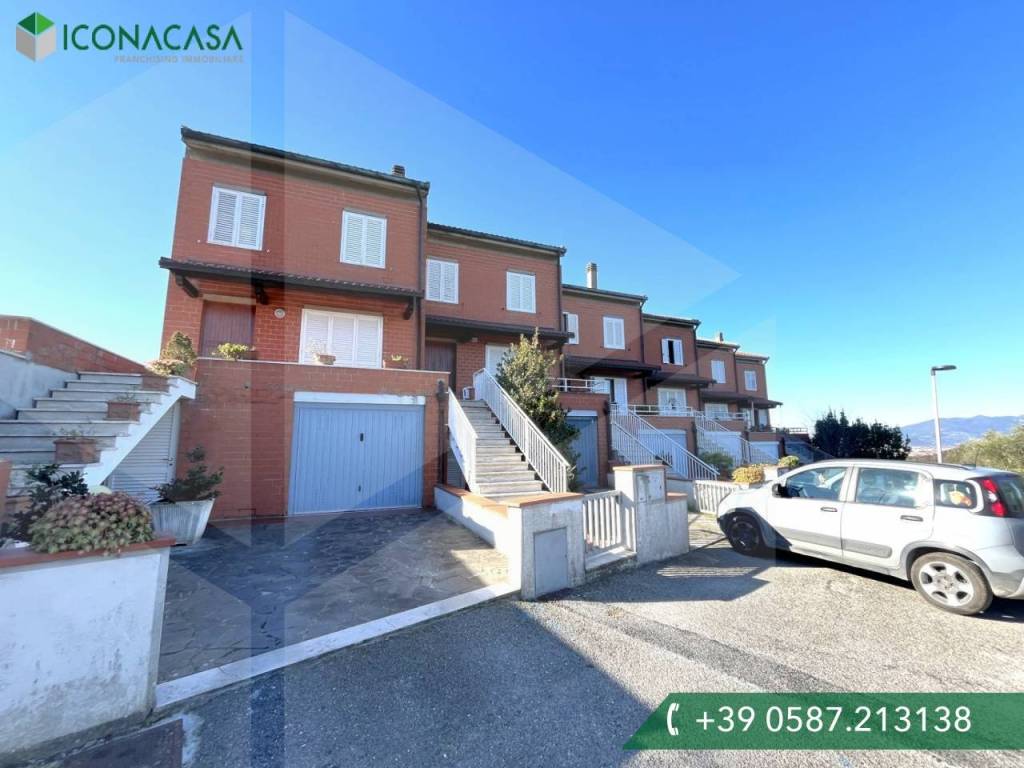 casa indipendente in vendita a Pontedera in zona Treggiaia