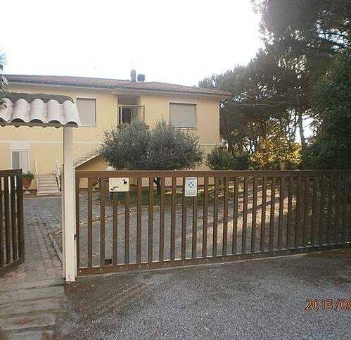 casa indipendente in vendita a Pontedera in zona Pardossi