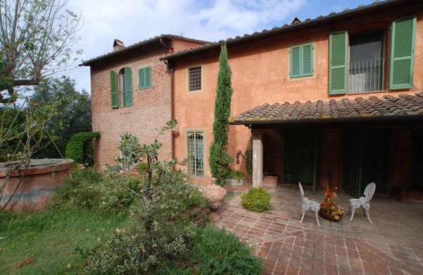 casa indipendente in vendita a Pontedera in zona Montecastello
