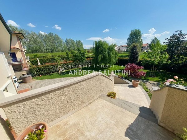 casa indipendente in vendita a Pontedera