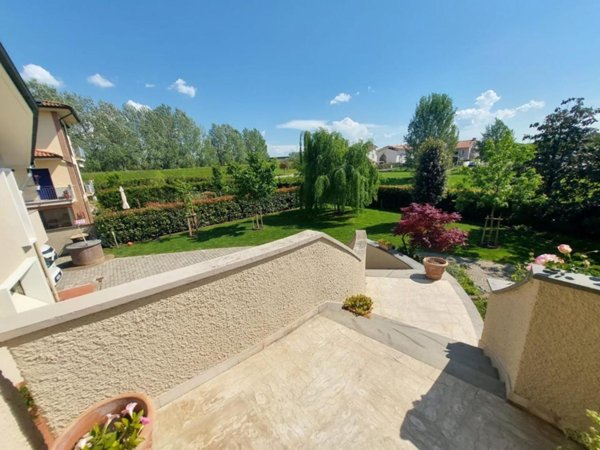 casa indipendente in vendita a Pontedera