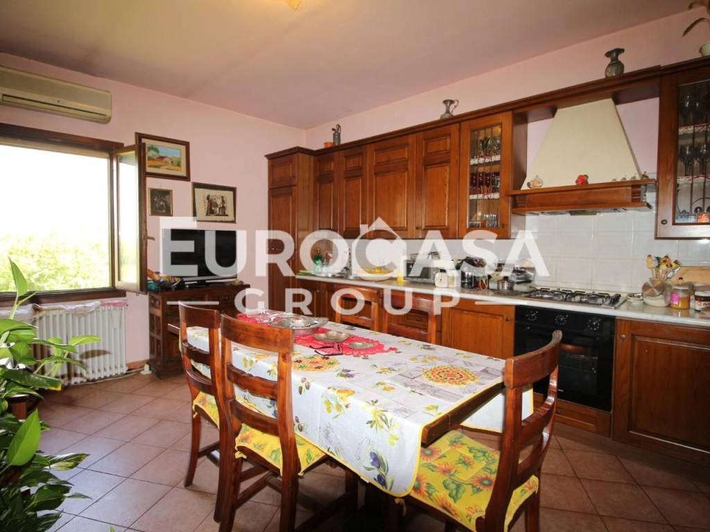 appartamento in vendita a Pontedera in zona Pardossi