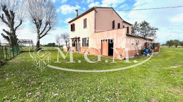 casa indipendente in vendita a Pontedera