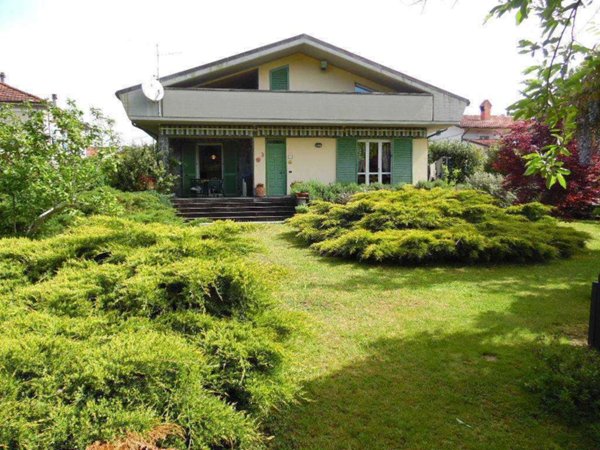 casa indipendente in vendita a Pontedera