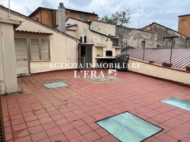 casa indipendente in vendita a Pontedera