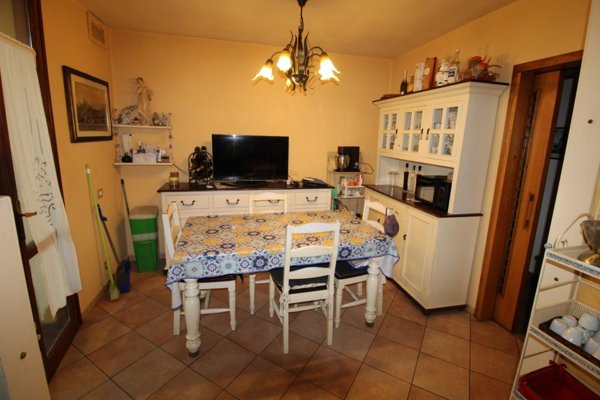 casa indipendente in vendita a Pontedera