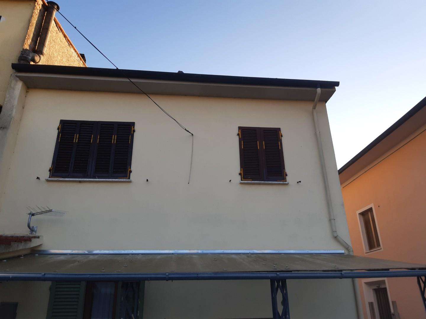 appartamento in vendita a Pontedera in zona Pietroconti