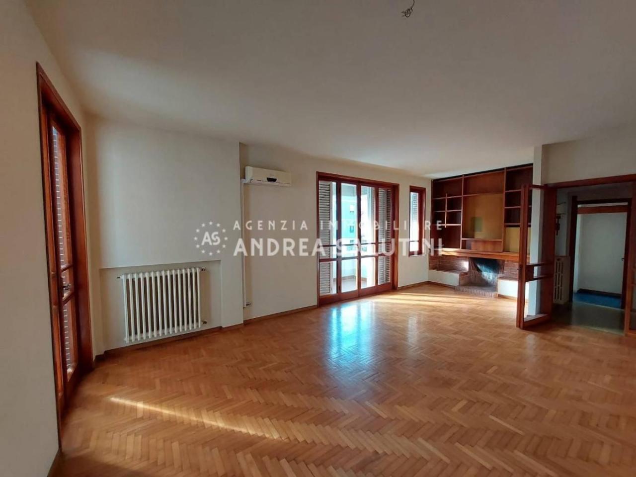 casa indipendente in vendita a Pontedera