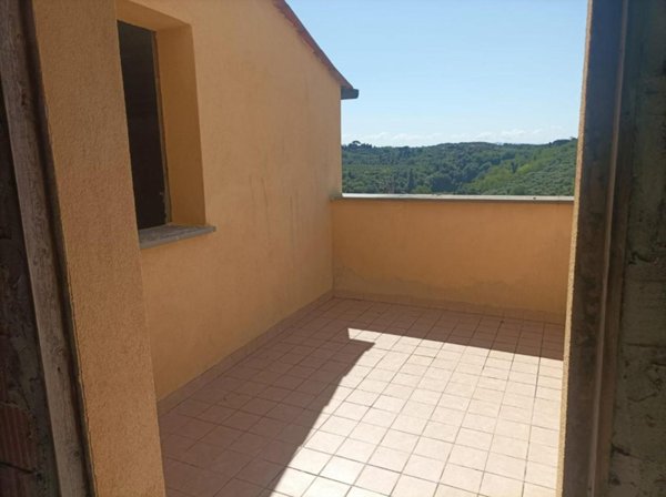 casa indipendente in vendita a Pontedera in zona Montecastello