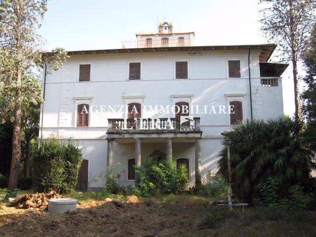 casa indipendente in vendita a Pontedera in zona I Fabbri