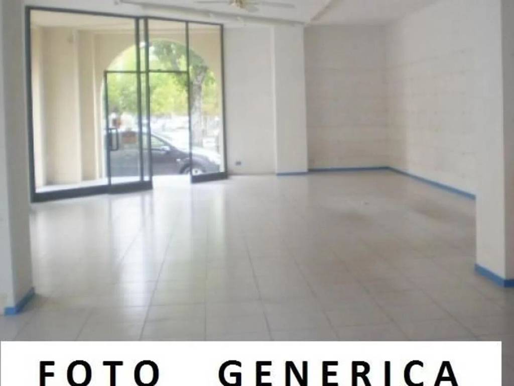 negozio in vendita a Pontedera