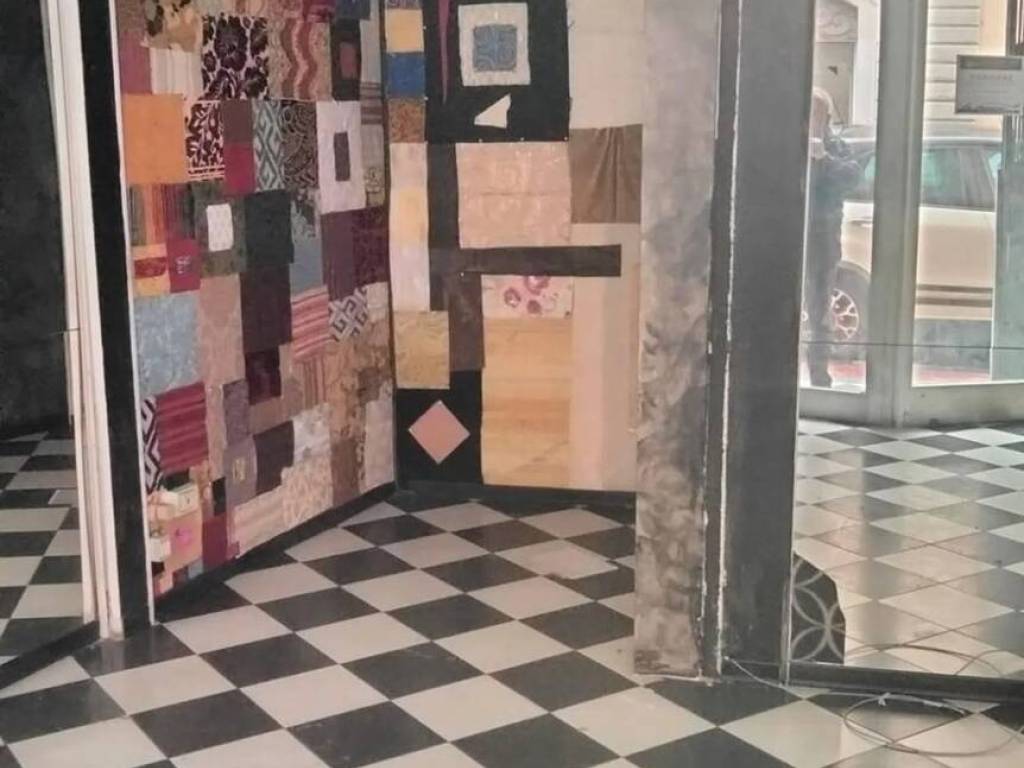 negozio in vendita a Pontedera