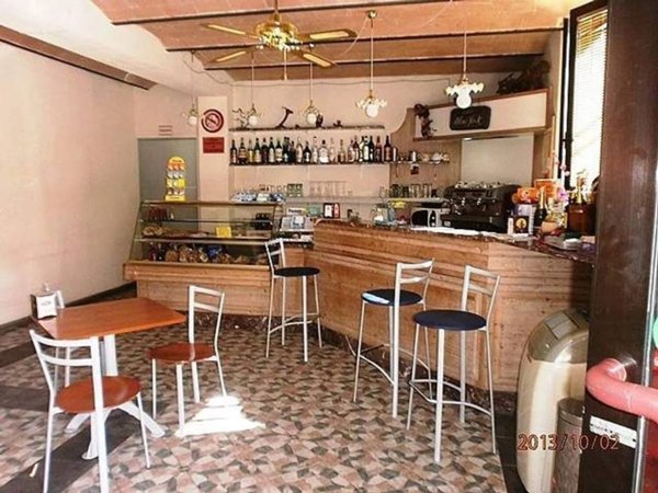 negozio in vendita a Pontedera