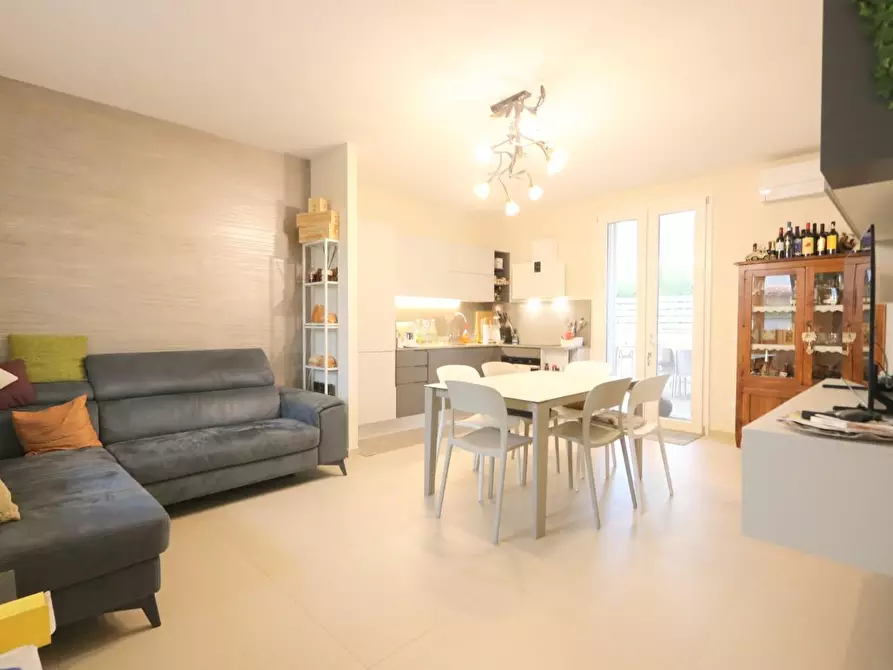 casa indipendente in vendita a Pontedera in zona Pardossi