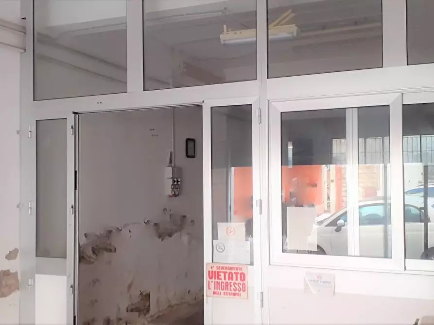 locale di sgombero in vendita a Pontedera
