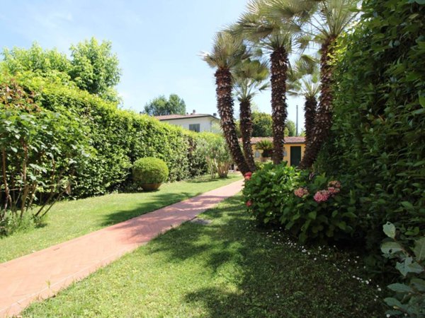 casa indipendente in vendita a Pontedera in zona I Fabbri