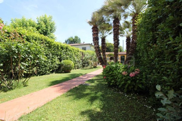 casa indipendente in vendita a Pontedera in zona Montecastello