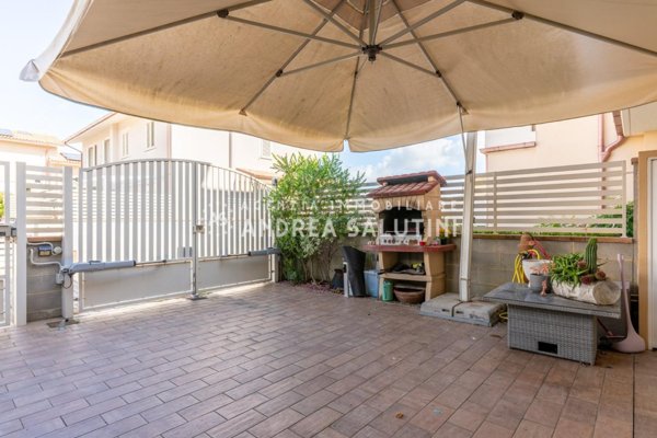 casa indipendente in vendita a Pontedera in zona Pardossi