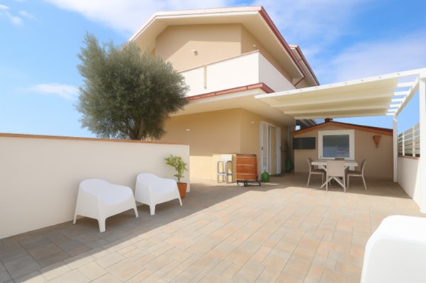 casa indipendente in vendita a Pontedera in zona Pardossi