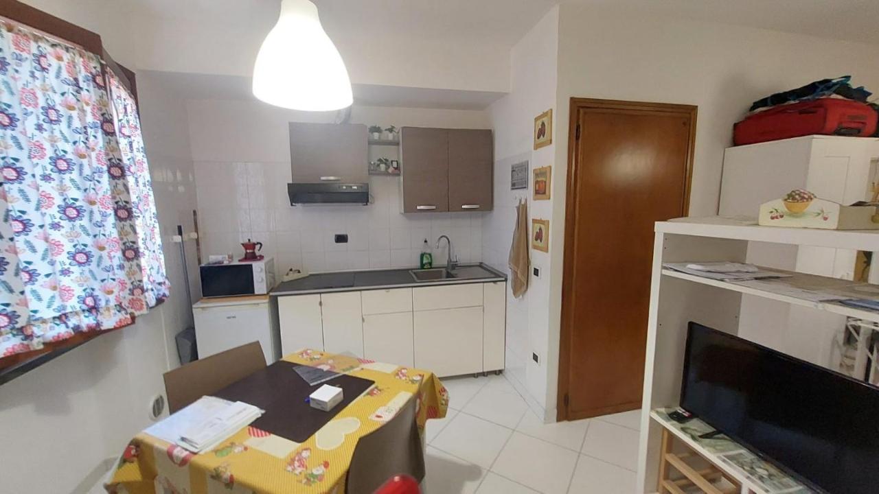 negozio in vendita a Pontedera in zona La Rotta