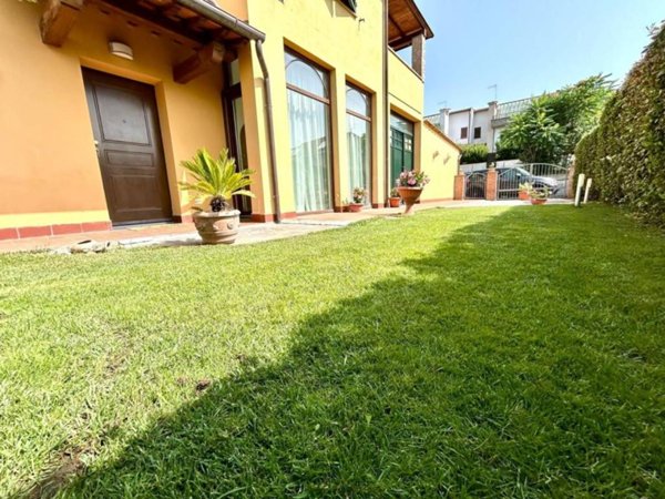 appartamento in vendita a Pontedera in zona I Fabbri