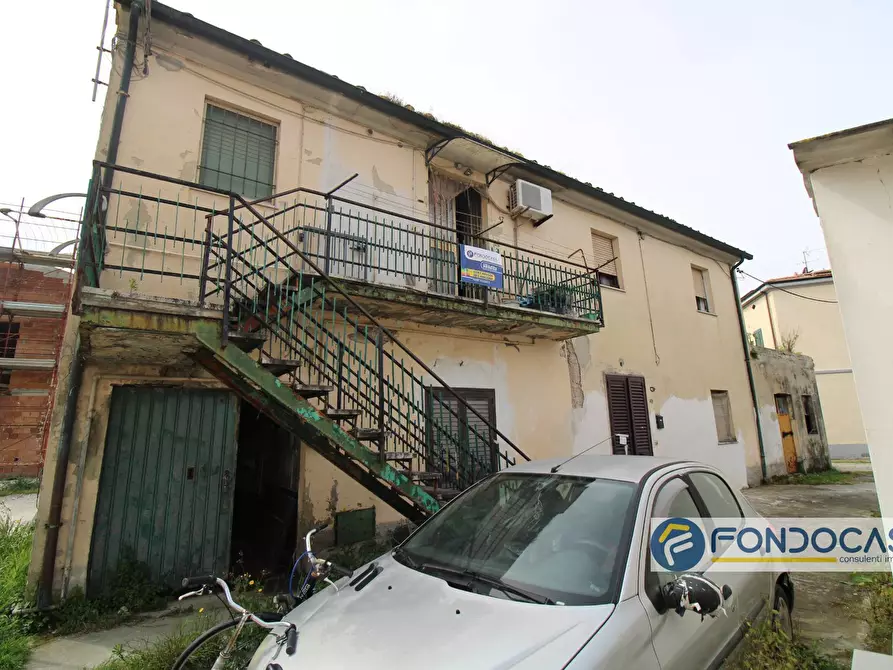 casa indipendente in vendita a Pontedera in zona Pardossi