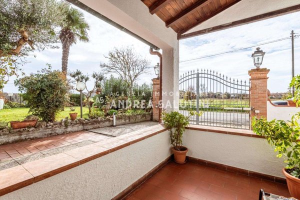 casa indipendente in vendita a Pontedera in zona La Borra