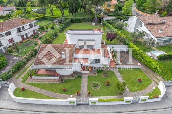 casa indipendente in vendita a Pontedera
