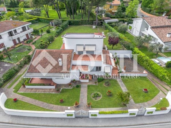casa indipendente in vendita a Pontedera