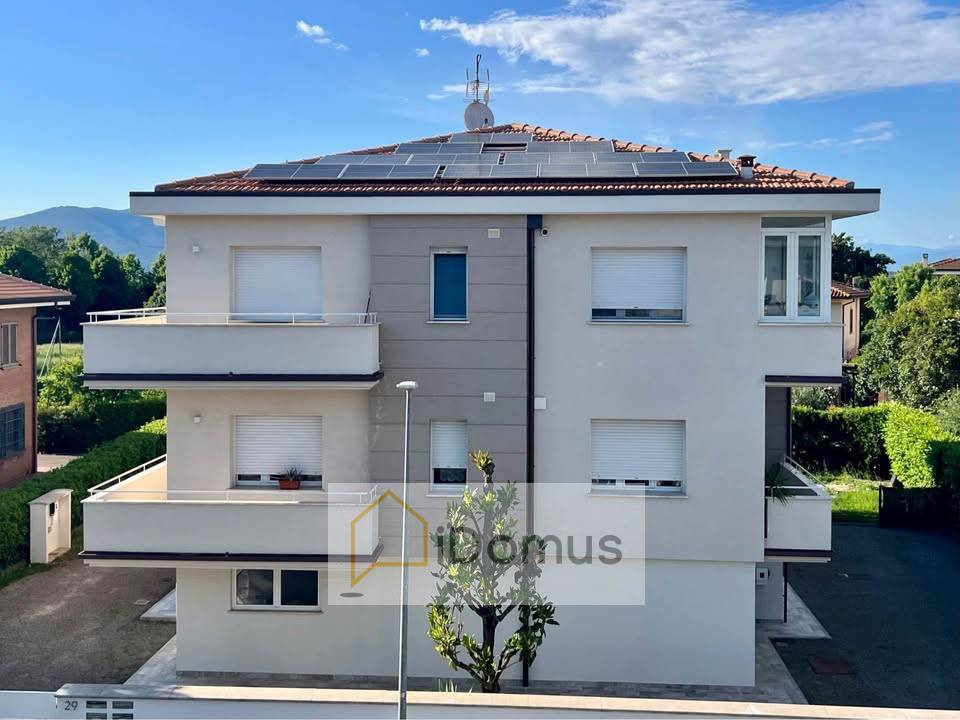 appartamento in vendita a Pontedera in zona Santa Lucia
