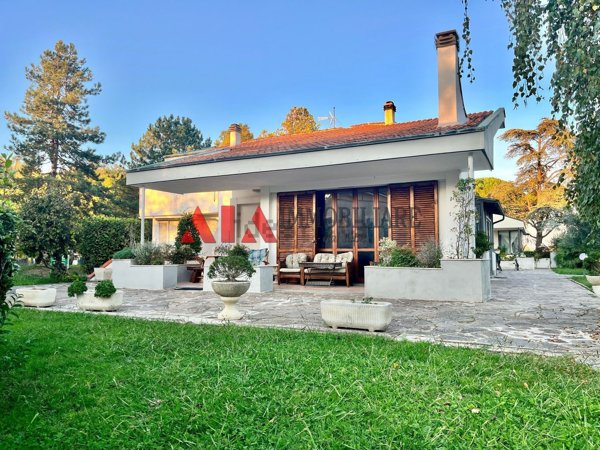 casa indipendente in vendita a Pontedera