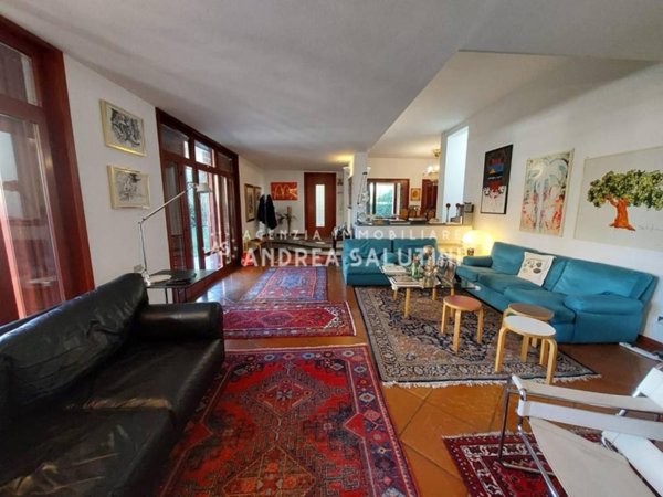 casa indipendente in vendita a Pontedera
