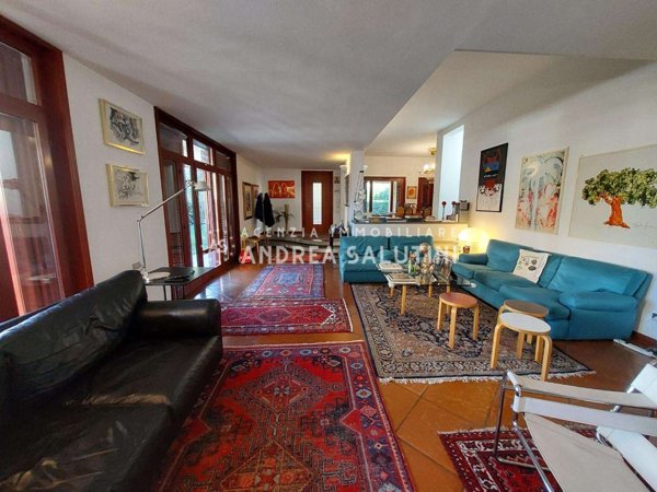 casa indipendente in vendita a Pontedera