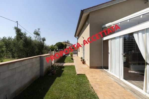 casa indipendente in vendita a Pontedera in zona Santa Lucia