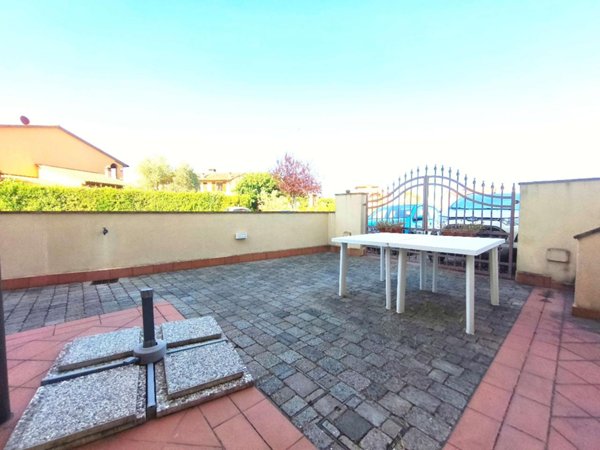 casa indipendente in vendita a Pontedera in zona Santa Lucia