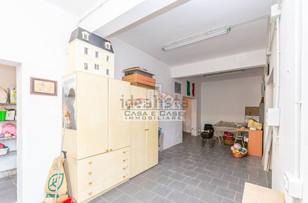 locale di sgombero in vendita a Pontedera