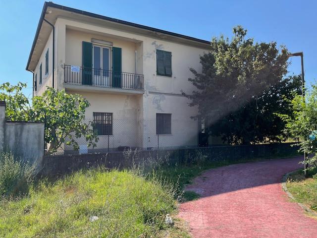 casa indipendente in vendita a Pontedera