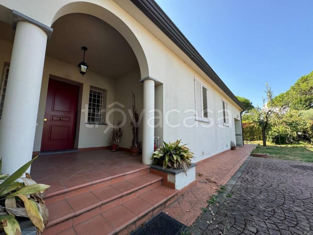 casa indipendente in vendita a Pontedera
