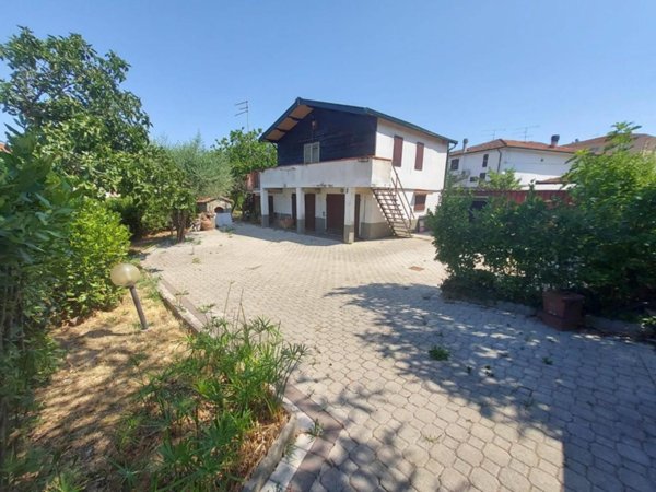casa indipendente in vendita a Pontedera in zona Il Romito