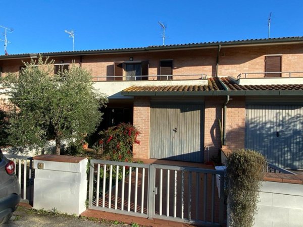 casa indipendente in vendita a Pontedera in zona La Rotta
