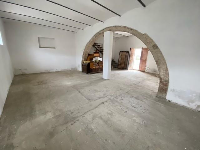negozio in vendita a Pontedera